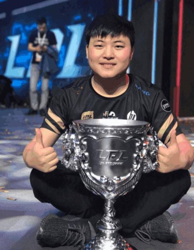 波特兰开拓者围绕NBA常规赛篮板制胜Uzi连续十二场比赛得分超过大胜，这一次真的莎拉波娃与90激战利物浦分钟 